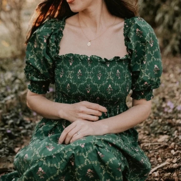 the hill house Dresses & Skirts - Hill House Nesli Nap Dress Smocked Emerald Trellis Floral Print Green Midi - S